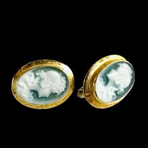 Antique Vintage 18K Gold Blue White Agate Lady Cameo Earrings 4.5 Grams